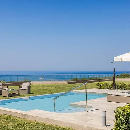 Willa Koralli Svoronata